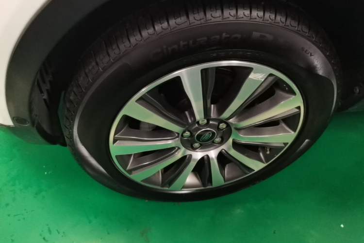Used Land Rover Range Evoque 2018 240 PS SE Smart Brilliance Edition Left Front Wheel Hub