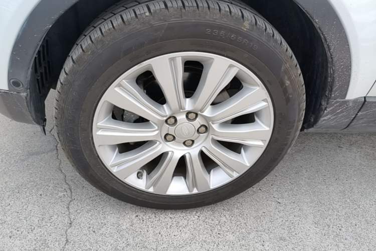 Used Land Rover Range Evoque 2018 240 PS SE Smart Brilliance Edition Left Front Wheel Hub