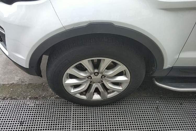 Used Land Rover Range Evoque 2018 240PS PURE Style Edition Left Front Wheel Hub