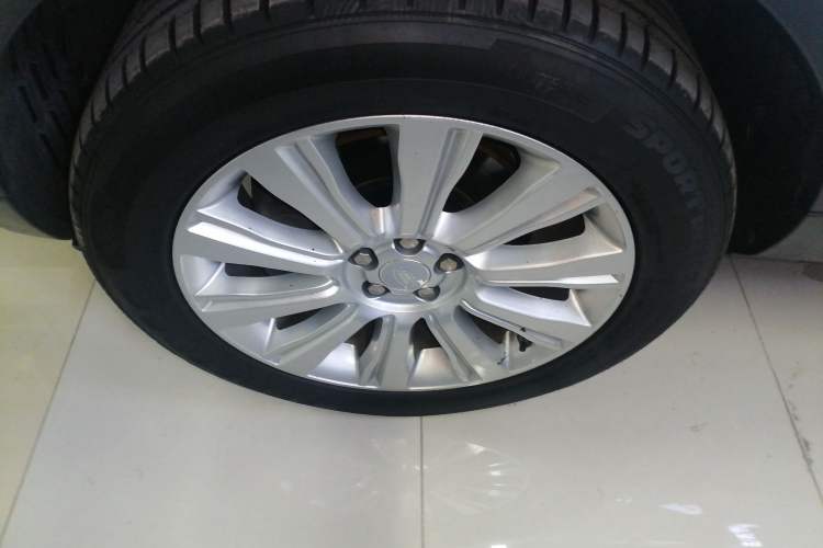 Used Land Rover Range Evoque 2018 240PS PURE Style Edition Left Front Wheel Hub