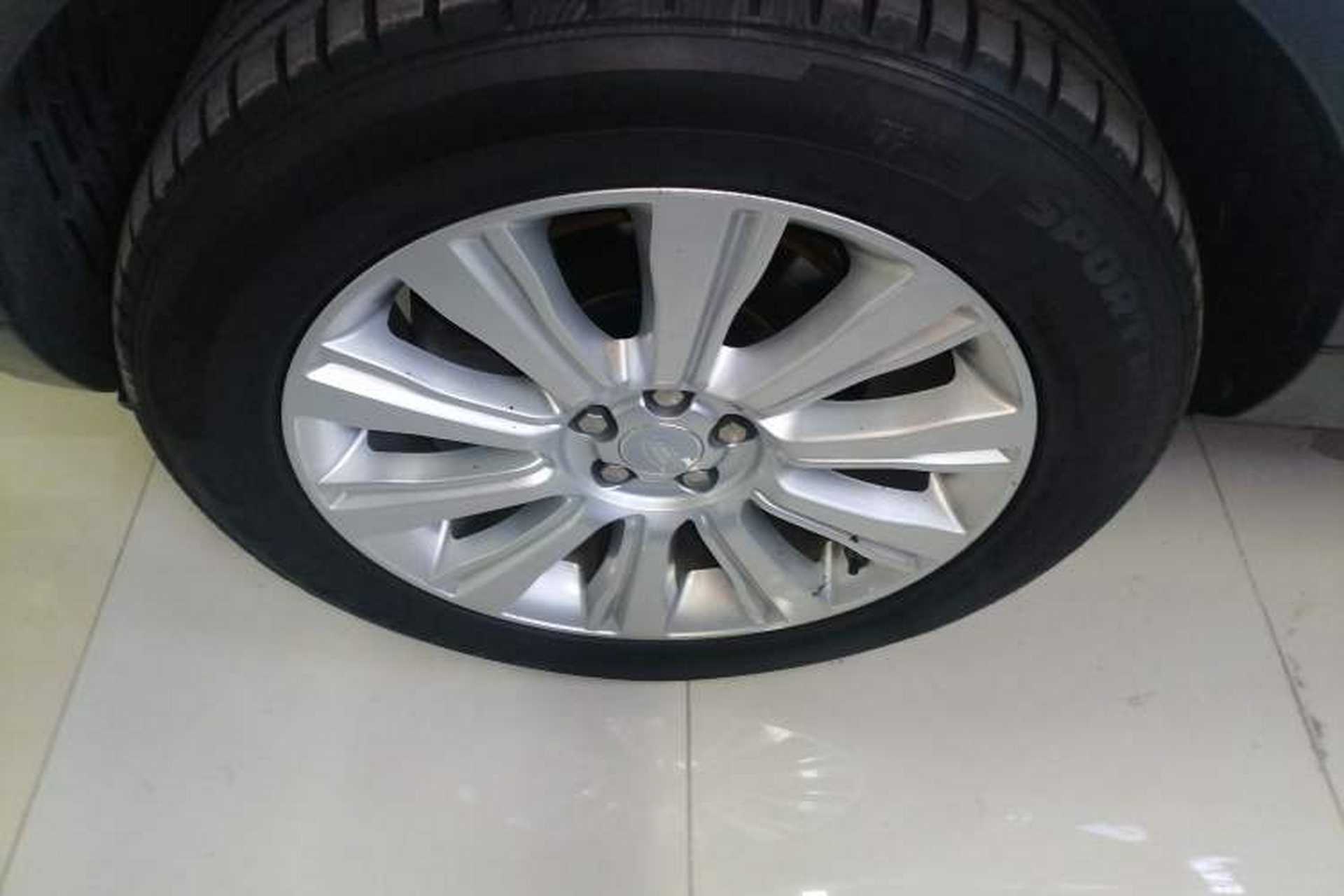 Used Land Rover Range Evoque 2018 240PS PURE Style Edition Left Front Wheel Hub