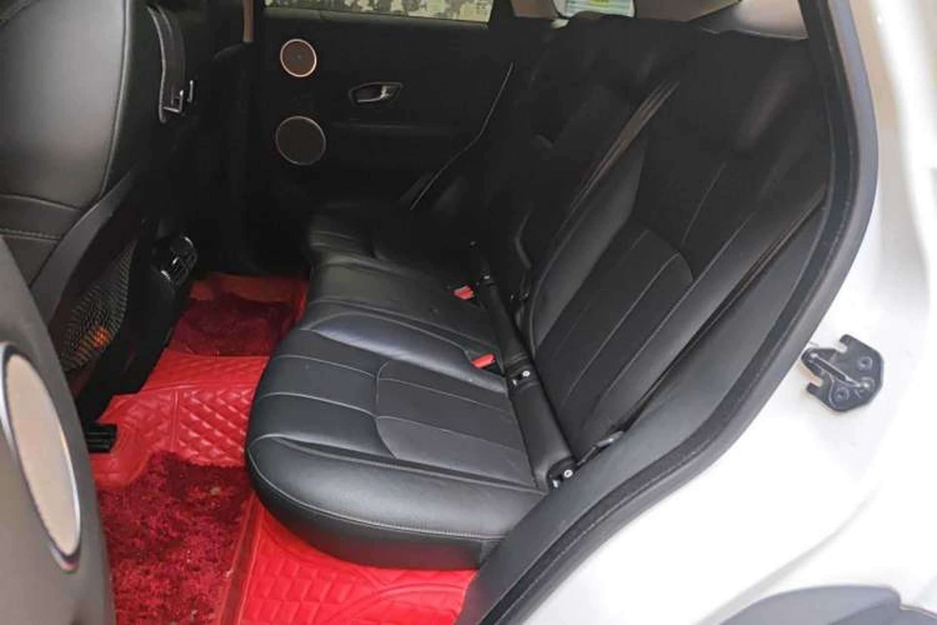 Used Land Rover Range Evoque 2018 240 PS SE Smart Brilliance Edition Left Rear Seat