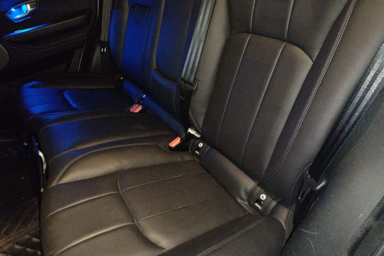 Used Land Rover Range Evoque 2018 240 PS SE Smart Brilliance Edition Left Rear Seat