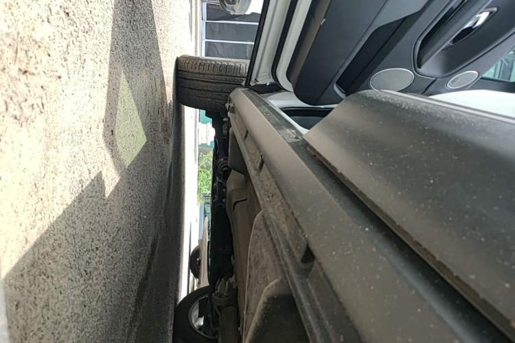 Used Land Rover Range Evoque 2018 240 PS SE Smart Brilliance Edition Left Side Sill