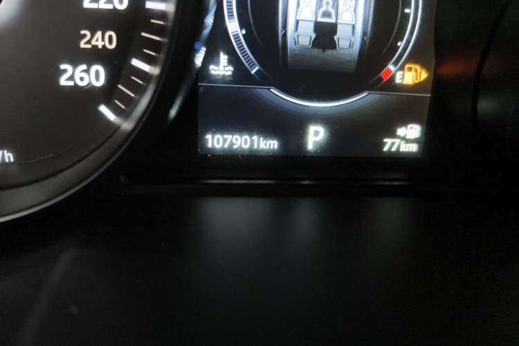 Used Land Rover Range Evoque 2018 240 PS SE Smart Brilliance Edition Odometer Close Up
