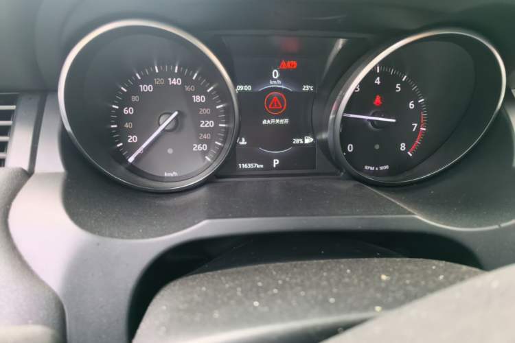 Used Land Rover Range Evoque 2018 240PS PURE Style Edition Odometer Close Up
