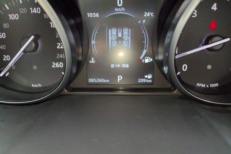 Used Land Rover Range Evoque 2018 240 PS SE DYNAMIC Smart Edition Odometer Close Up