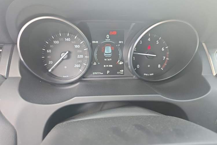 Used Land Rover Range Evoque 2018 240 PS SE Smart Brilliance Edition Odometer Close Up