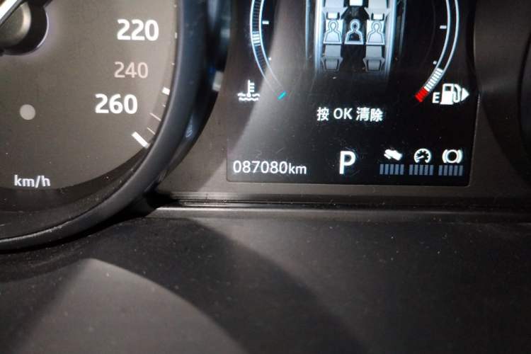 Used Land Rover Range Evoque 2018 240 PS SE DYNAMIC Smart Edition Odometer Close Up