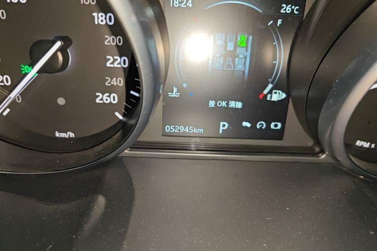 Used Land Rover Range Evoque 2018 240 PS SE Smart Brilliance Edition Odometer Close Up