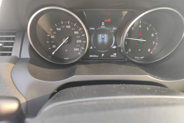 Used Land Rover Range Evoque 2018 240PS PURE Style Edition Odometer Close Up