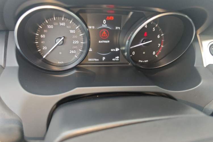Used Land Rover Range Evoque 2018 200PS PURE New Fashion Edition Odometer Close Up