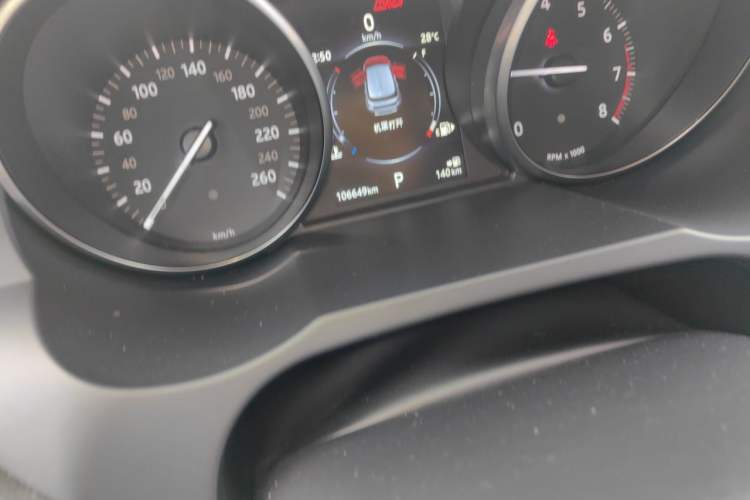 Used Land Rover Range Evoque 2018 240 PS SE DYNAMIC Smart Edition Odometer Close Up