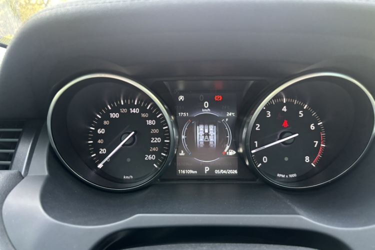 Used Land Rover Range Evoque 2018 240 PS SE DYNAMIC Smart Edition Odometer Close Up