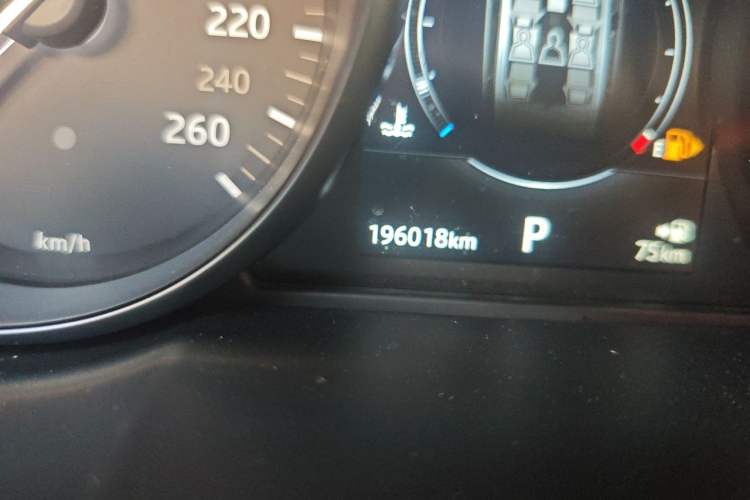 Used Land Rover Range Evoque 2018 240 PS SE Smart Brilliance Edition Odometer Close Up