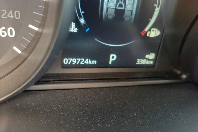 Used Land Rover Range Evoque 2018 240PS PURE Style Edition Odometer Close Up