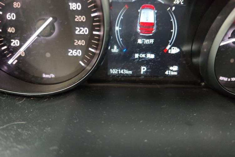Used Land Rover Range Evoque 2018 240 PS SE Smart Brilliance Edition Odometer Close Up