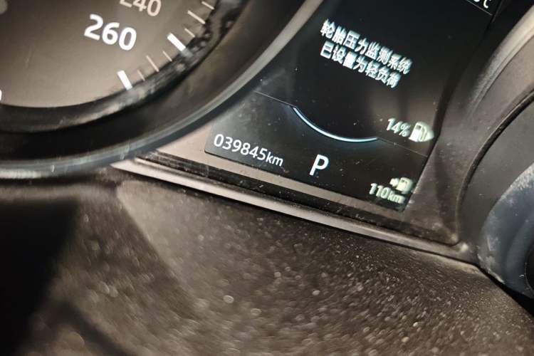 Used Land Rover Range Evoque 2018 240 PS SE Smart Brilliance Edition Odometer Close Up
