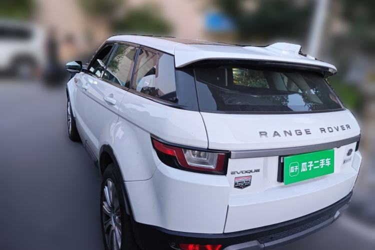 Used Land Rover Range Evoque 2018 240 PS SE Smart Brilliance Edition Rear Left 45 Deg
