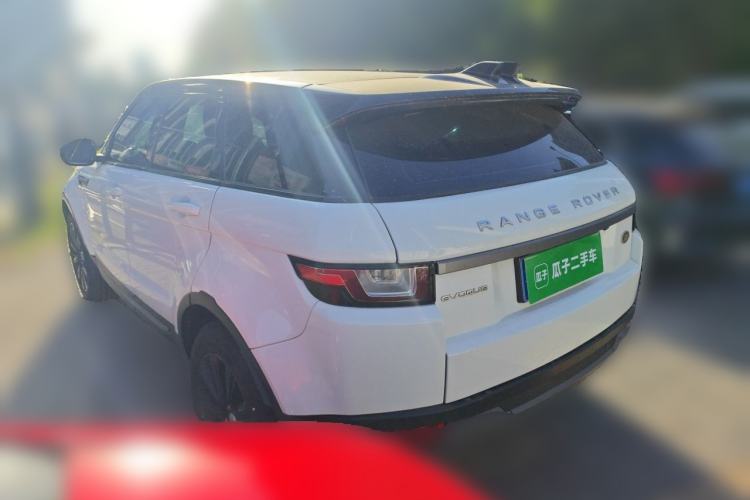 Used Land Rover Range Evoque 2018 240 PS SE Smart Brilliance Edition Rear Left 45 Deg