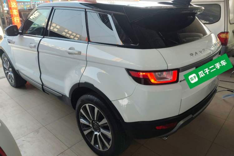 Used Land Rover Range Evoque 2018 240 PS SE Smart Brilliance Edition Rear Left 45 Deg