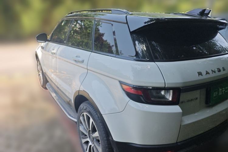 Used Land Rover Range Evoque 2018 240 PS SE Smart Brilliance Edition Rear Left 45 Deg