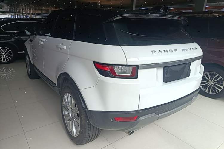 Used Land Rover Range Evoque 2018 240 PS SE Smart Brilliance Edition Rear Left 45 Deg