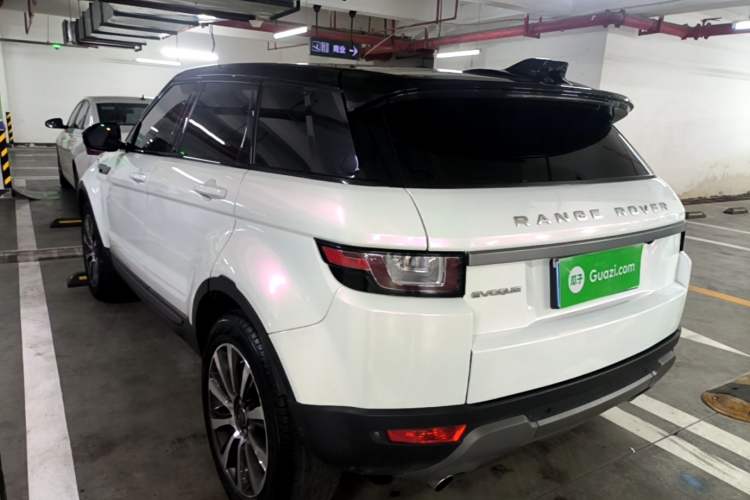 Used Land Rover Range Evoque 2018 240 PS SE Smart Brilliance Edition Rear Left 45 Deg