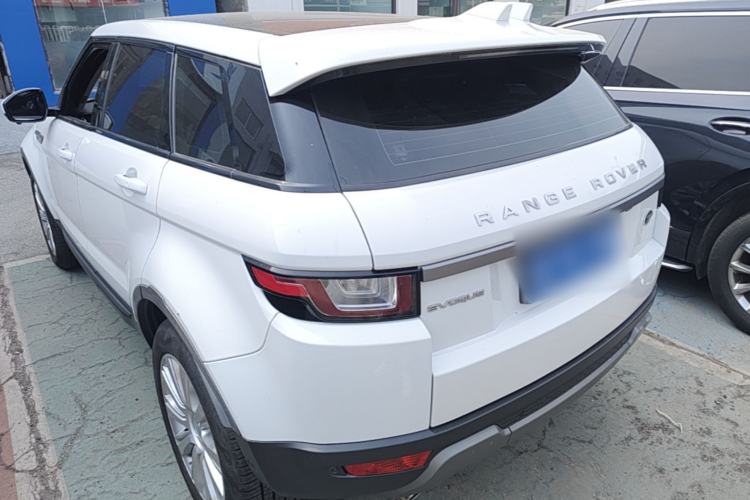 Used Land Rover Range Evoque 2018 240 PS SE Smart Brilliance Edition Rear Left 45 Deg