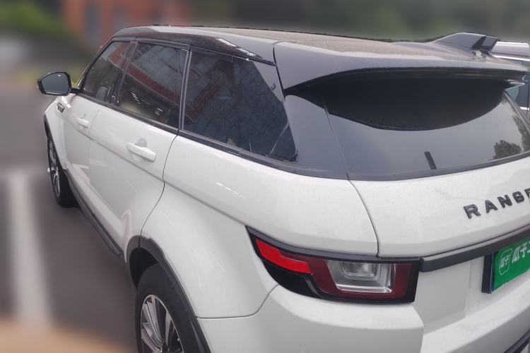 Used Land Rover Range Evoque 2018 240 PS SE Smart Brilliance Edition Rear Left 45 Deg