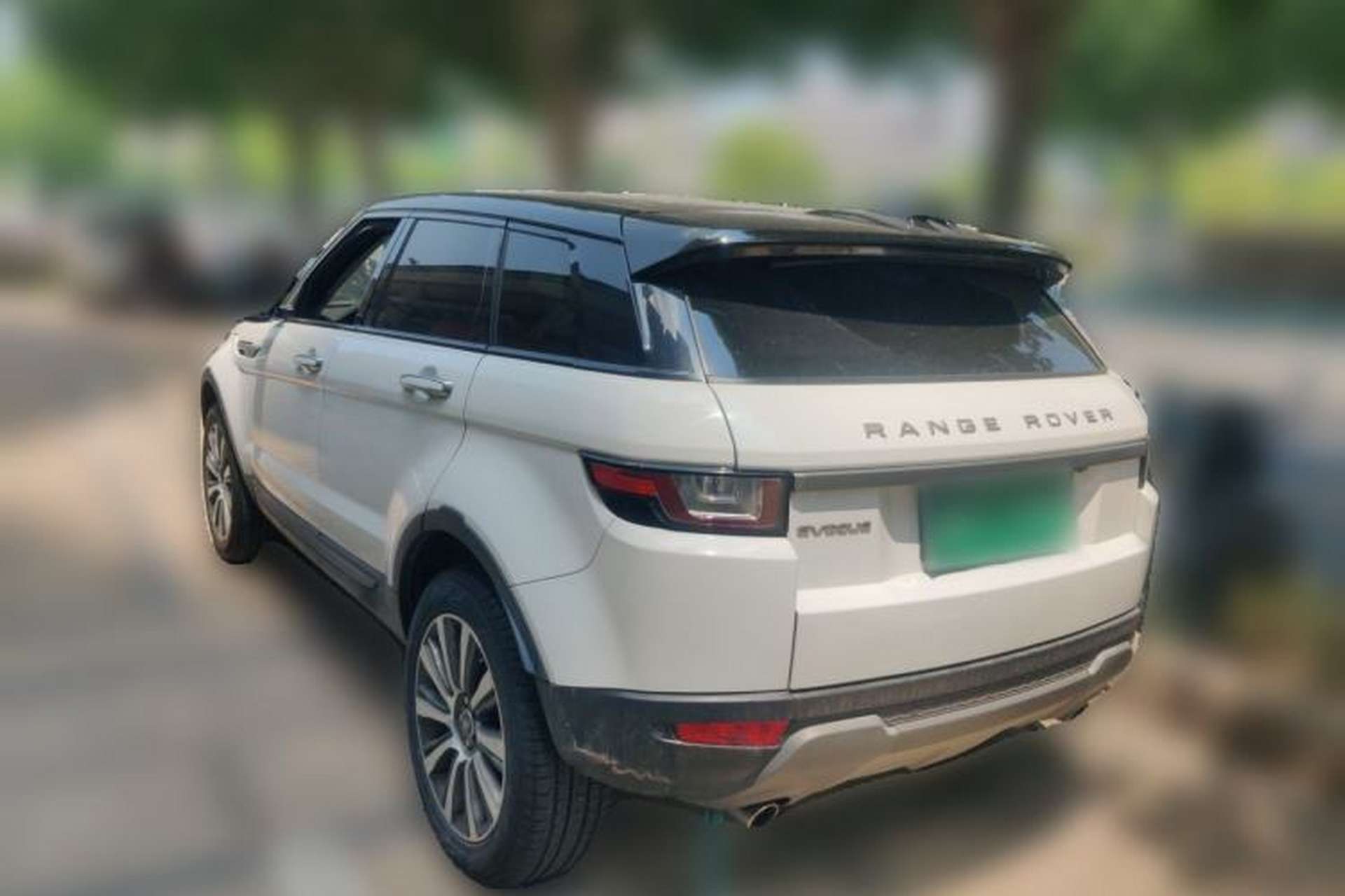 Used Land Rover Range Evoque 2018 240 PS SE Smart Brilliance Edition Rear Left 45 Deg