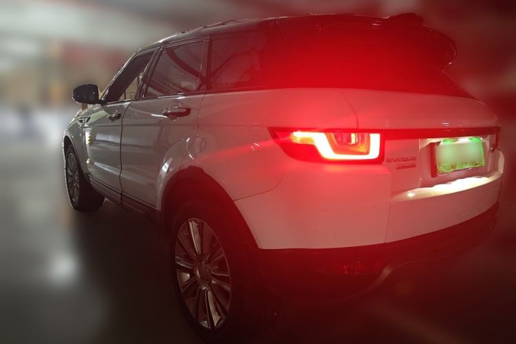 Used Land Rover Range Evoque 2018 240 PS SE Smart Brilliance Edition Rear Left 45 Deg
