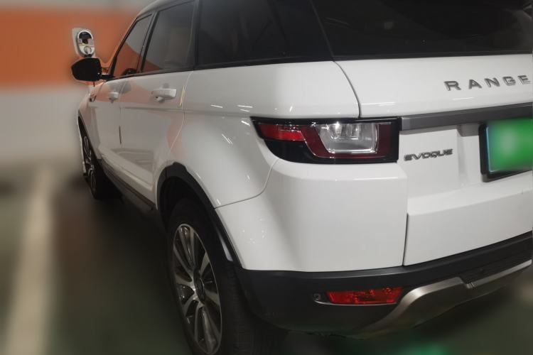Used Land Rover Range Evoque 2018 240 PS SE Smart Brilliance Edition Rear Left 45 Deg