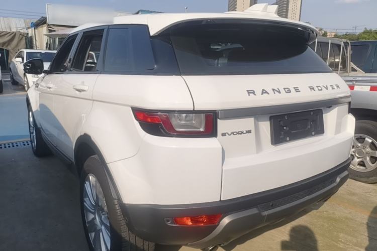 Used Land Rover Range Evoque 2018 240 PS SE Smart Brilliance Edition Rear Left 45 Deg