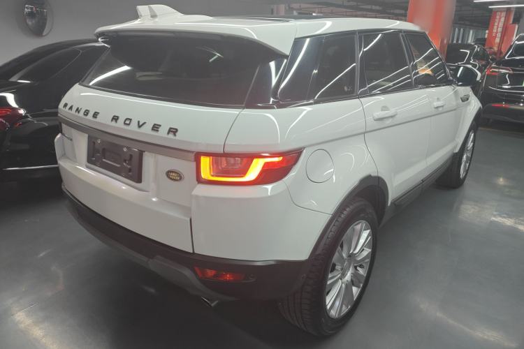Used Land Rover Range Evoque 2018 240 PS SE Smart Brilliance Edition Rear Right 45 Deg