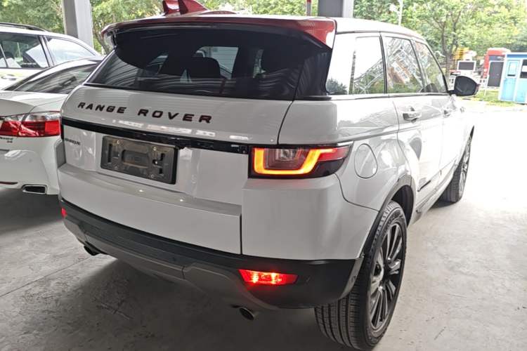Used Land Rover Range Evoque 2018 240 PS SE Smart Brilliance Edition Rear Right 45 Deg
