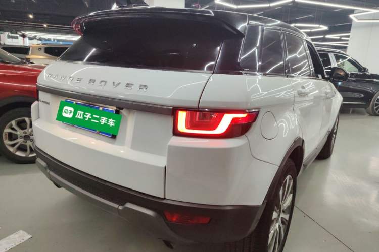 Used Land Rover Range Evoque 2018 240 PS SE Smart Brilliance Edition Rear Right 45 Deg