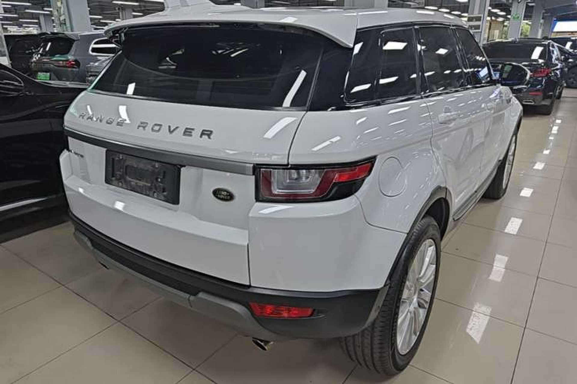 Used Land Rover Range Evoque 2018 240 PS SE Smart Brilliance Edition Rear Right 45 Deg