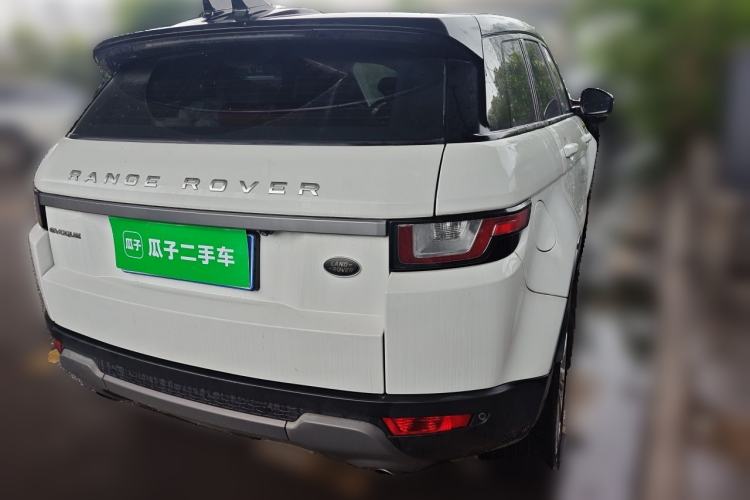 Used Land Rover Range Evoque 2018 240 PS SE Smart Brilliance Edition Rear Right 45 Deg