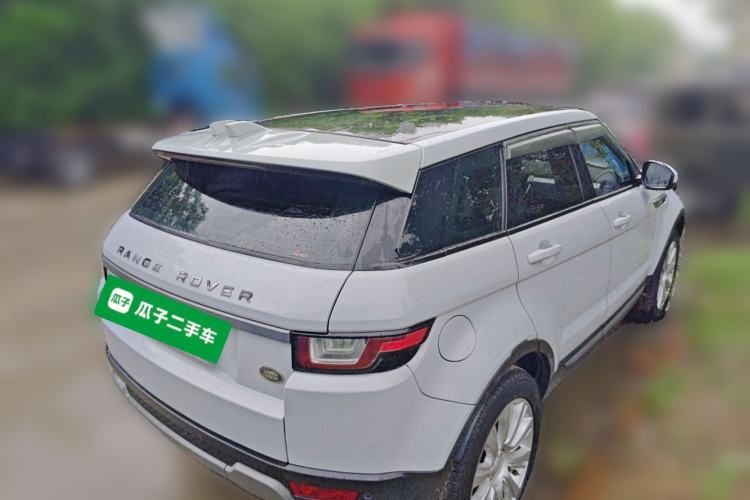 Used Land Rover Range Evoque 2018 240 PS SE Smart Brilliance Edition Rear Right 45 Deg