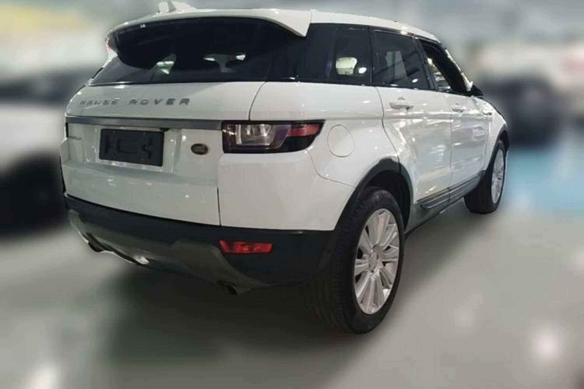 Used Land Rover Range Evoque 2018 240 PS SE Smart Brilliance Edition Rear Right 45 Deg