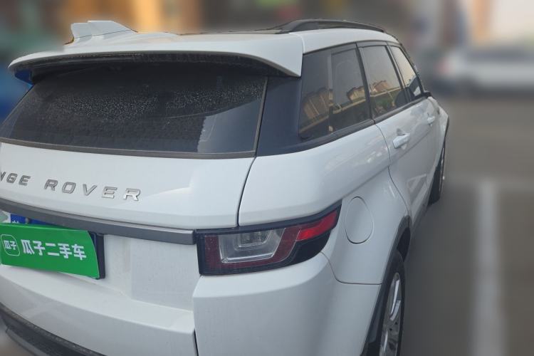 Used Land Rover Range Evoque 2018 240 PS SE Smart Brilliance Edition Rear Right 45 Deg