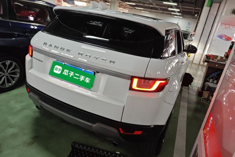 Used Land Rover Range Evoque 2018 240 PS SE Smart Brilliance Edition Rear Right 45 Deg