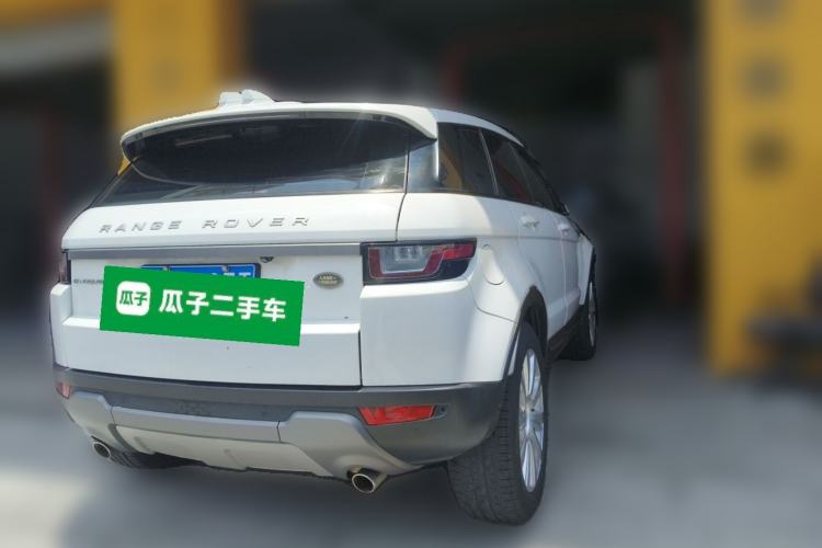 Used Land Rover Range Evoque 2018 240 PS SE Smart Brilliance Edition Rear Right 45 Deg