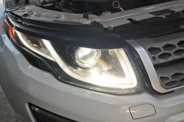 Used Land Rover Range Evoque 2018 240 PS SE Smart Brilliance Edition Right Front Headlight