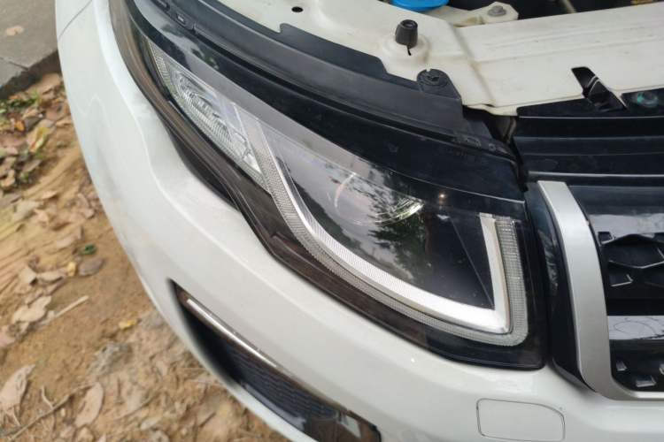 Used Land Rover Range Evoque 2018 240PS PURE Style Edition Right Front Headlight