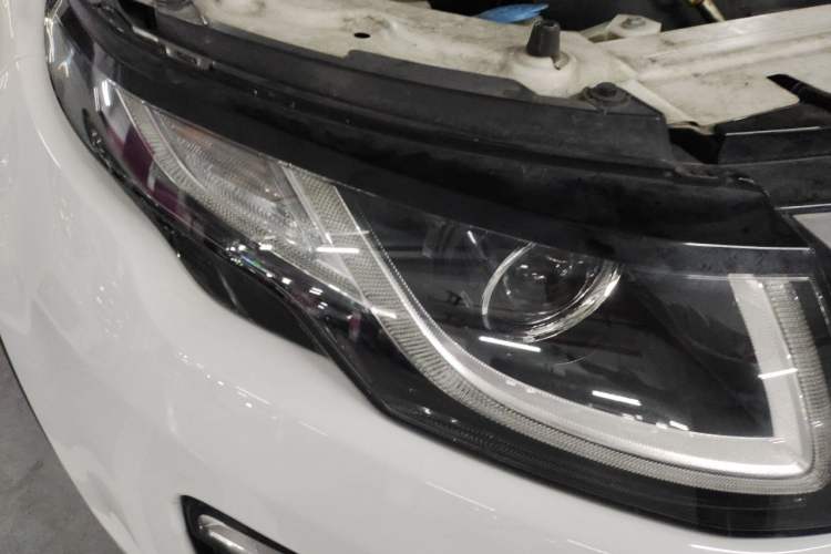 Used Land Rover Range Evoque 2018 240 PS SE Smart Brilliance Edition Right Front Headlight