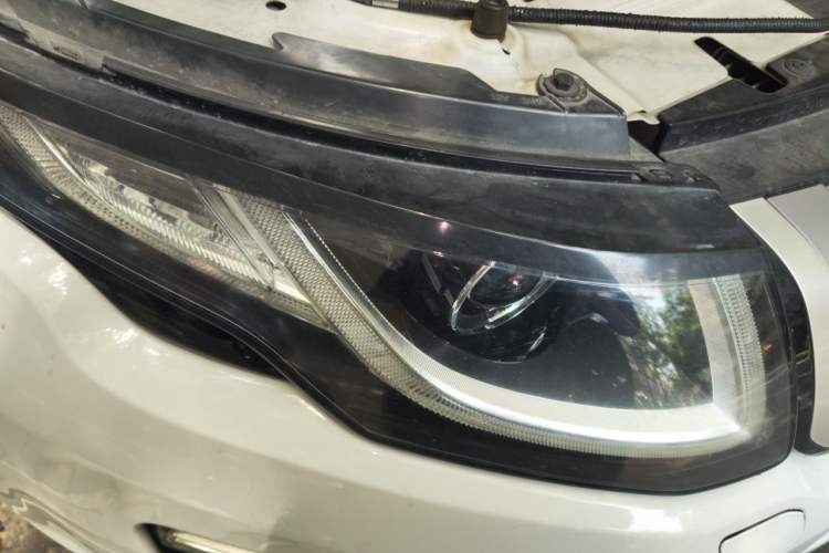 Used Land Rover Range Evoque 2018 240 PS SE Smart Brilliance Edition Right Front Headlight