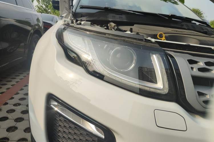 Used Land Rover Range Evoque 2018 240PS PURE Style Edition Right Front Headlight