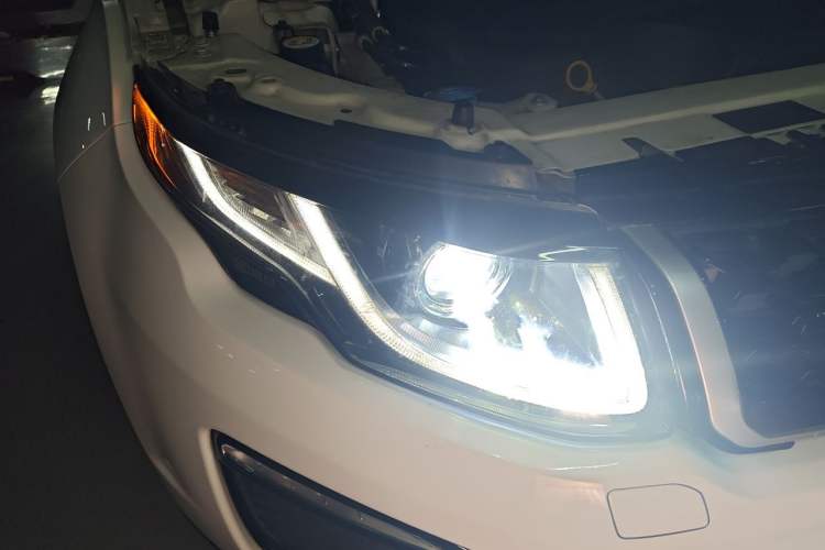 Used Land Rover Range Evoque 2018 240 PS SE Smart Brilliance Edition Right Front Headlight